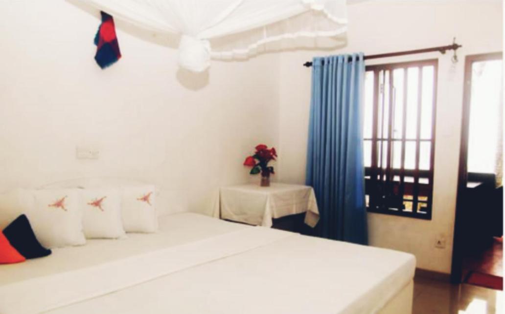 Githmini Beach House And Toures Хиккадува Экстерьер фото